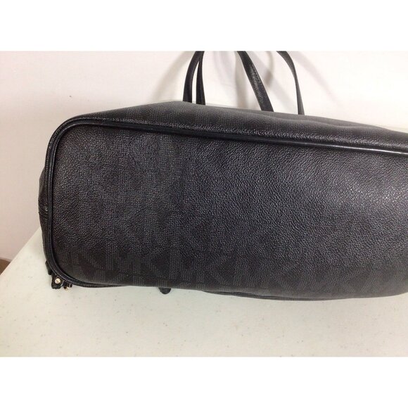 Michael Kors Leather Tote Bag Purse with Matching Pouch - Picture 7 of 9